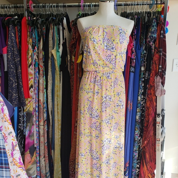 Lilly Pulitzer Dresses & Skirts - Lilly Pulitzer floral stretch maxi dress